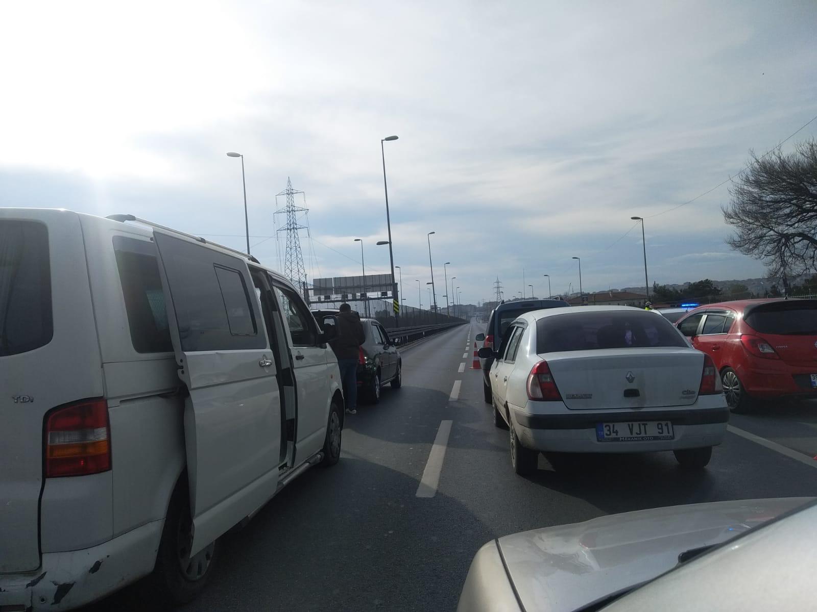 İstanbul'da kısıtlamaya rağmen şaşırtan trafik